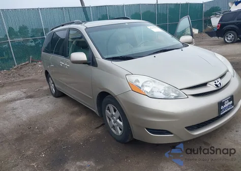 2008 Toyota Sienna Xle z USA, uszkodzony, nr VIN 5TDZK22C98S099673